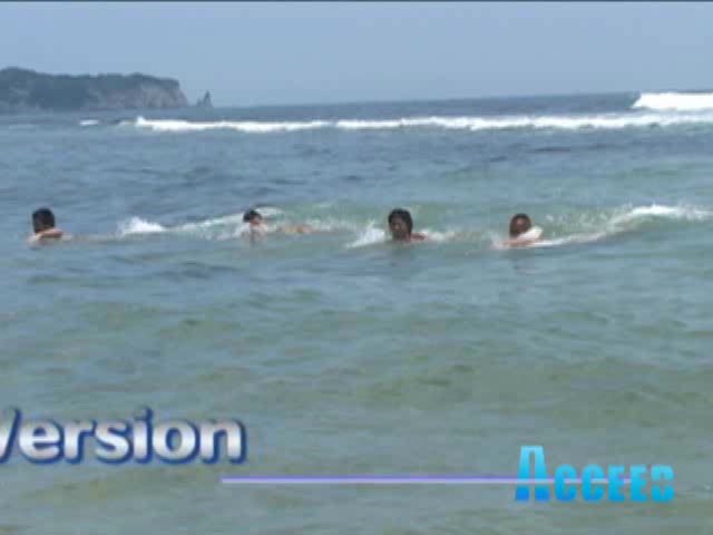 スジ筋水泳部4人が海岸ではしゃぎ、その後4Pへ！！