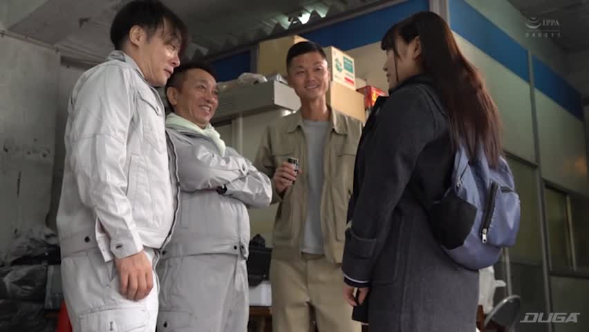 下卑た小父さんたちに輪されるって蕩けちゃう 姫咲はな