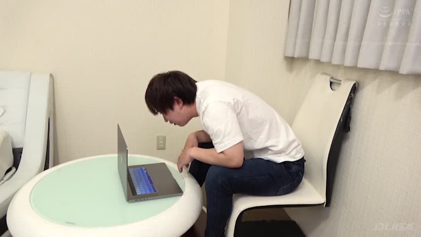 男子の股間に活力を与えるノーブラ中出し応援チアガール