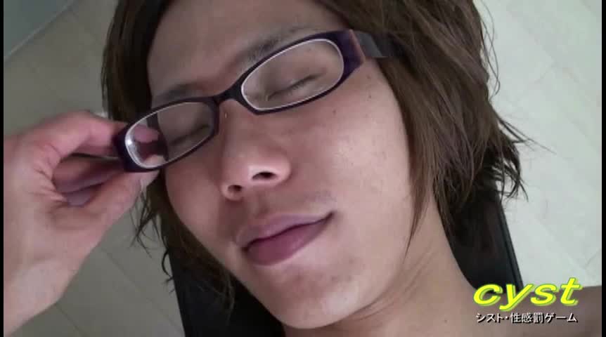 乳首モロ感の○年がイク！