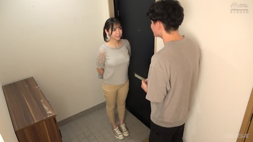 色白デカ尻の家事代行おばさんに即ハメ！ 47