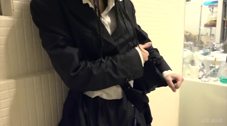就活女子のリクルートスーツ切り裂き（1）