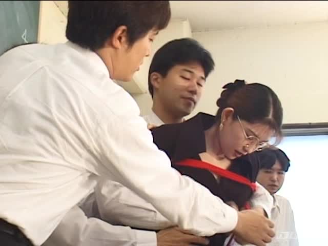 着衣緊○6