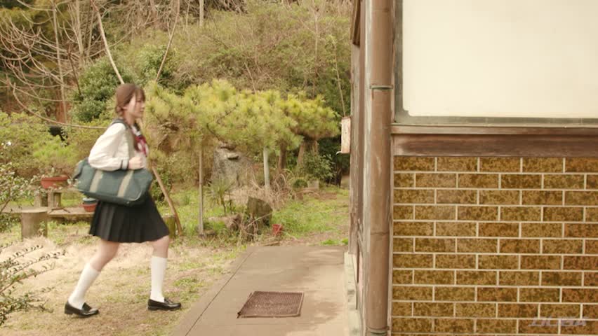 蔵の中で緊○調○される女子○生 白石かんな