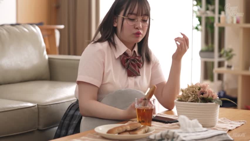 セックス生配信してしまうほどスケベになった巨乳優等生