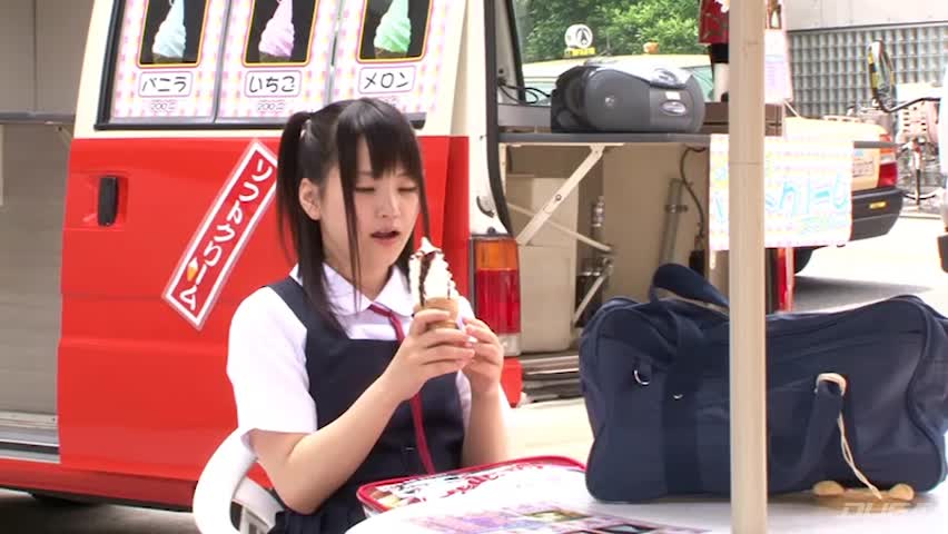 ウブっ娘に媚○をかけて舐めさせ、中出しを決行！