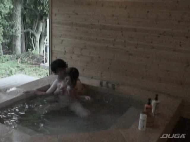 素人カップル生現場 「そのSEX見られてますよ…」2