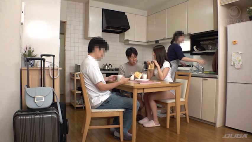 お姉ちゃんのデカ尻誘惑に負けて何度も中出しした