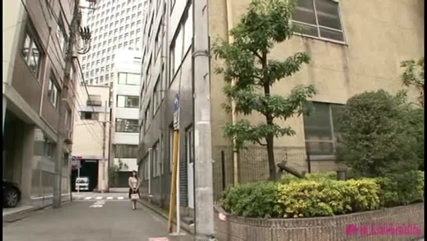 これが人妻パートタイマーの弱みにつけ込み生中出し