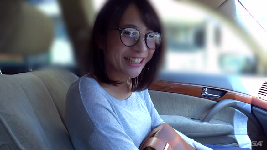 経験人数たった2人のウブで控えめなメガネ女子 ひかり