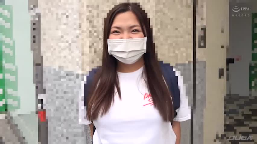 豊かな大自然でノビノビ育った天然肉厚爆乳娘 花ちゃん