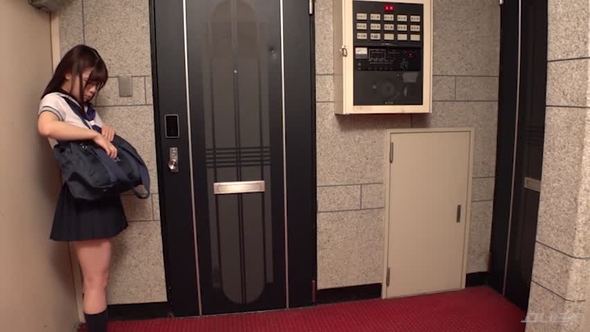 純朴巨乳少●中出しさき148cm地味っ娘 佐久良咲希