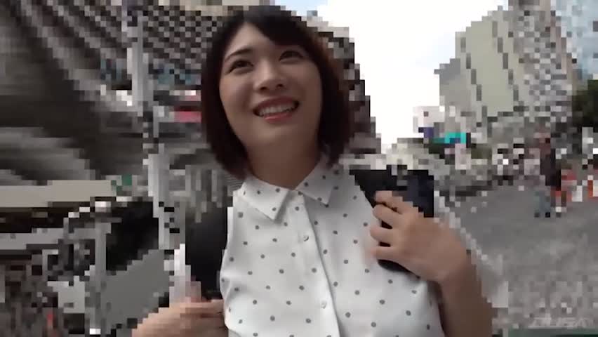 天然爆乳田舎娘のノーブラ東京観光 白雪美月
