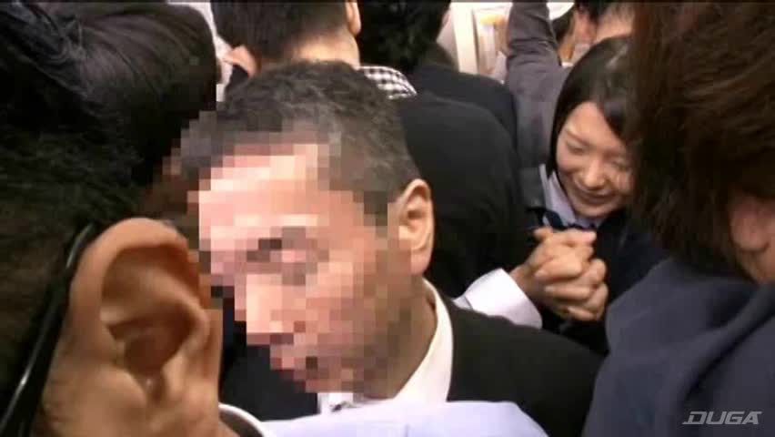 満員電車で巨乳すぎて胸が密着してしまう女は痴○されても拒めない 隠れ巨乳女子○生限定編 - 痴漢