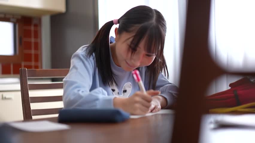 女の子が受け入れた想像を絶する20のこと。由良かな