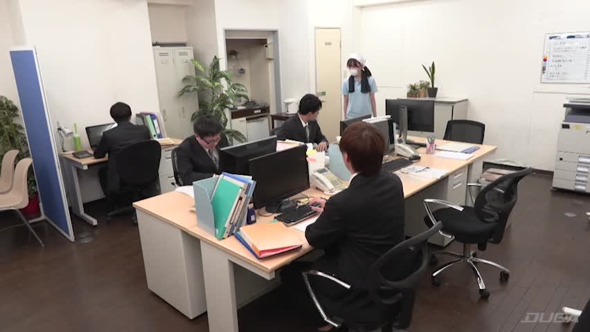 精液ごっくん清掃員。 白石もも