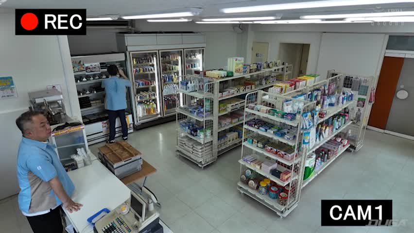 制服TikT○ker女子○生を店内に○禁！ 虹村ゆみ
