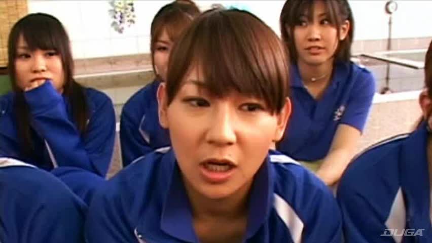 女子大生テニスサークル 営業中の銭湯ではじめての男湯