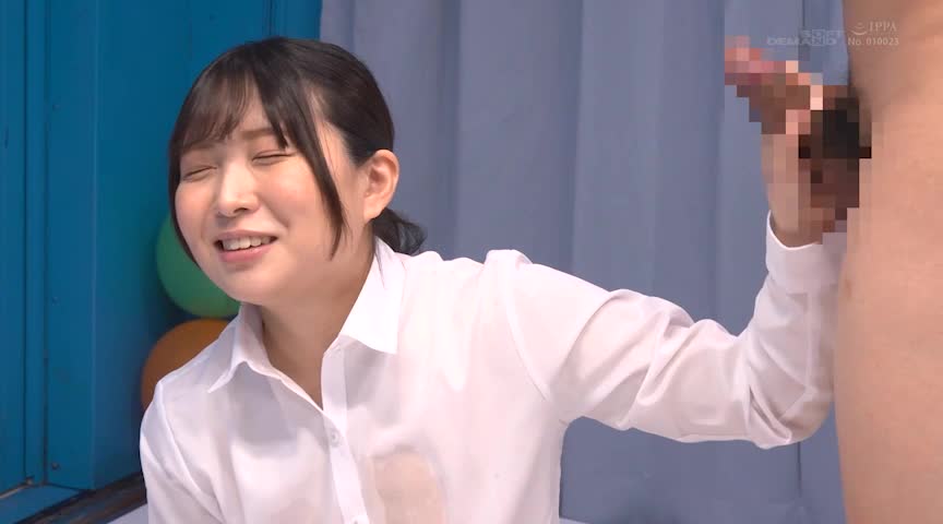 リクルートスーツ姿の女子大生が賞金獲得目指してノーパンノーブラ姿でぬるぬるローションツ○スターゲーム！密着状態で肌をこすり合っていたら会社説明会帰りの同級生男子と一線を越えて羞恥SEXしてしまうのか？