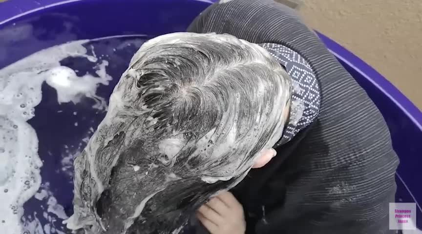 濡れ髪○子が艶めかしいスーパーロングヘア若妻